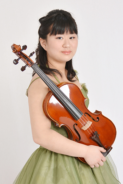 張田早希